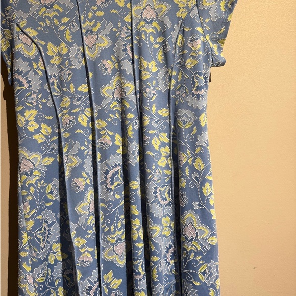 Ruby Rd. Blue and Green Patterned Top - Picture 4 of 9